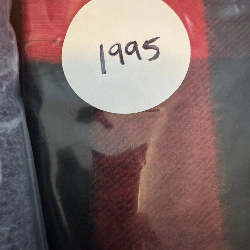 100% Pure Lambswool Scarf - Red/Black - Made in Uruguay